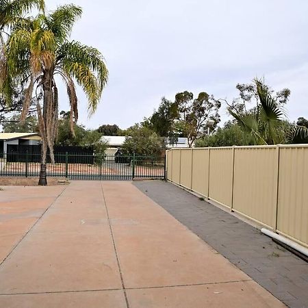 Spacious Studio In Alicesprings Queenbed+Ksairbed Alice Springs Extérieur photo