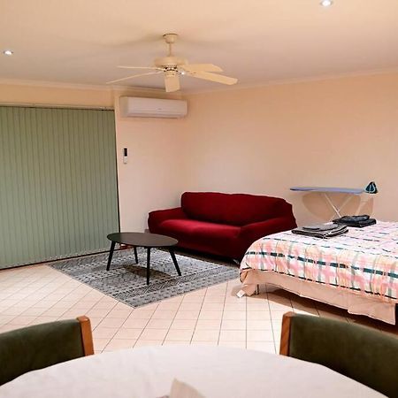 Spacious Studio In Alicesprings Queenbed+Ksairbed Alice Springs Extérieur photo