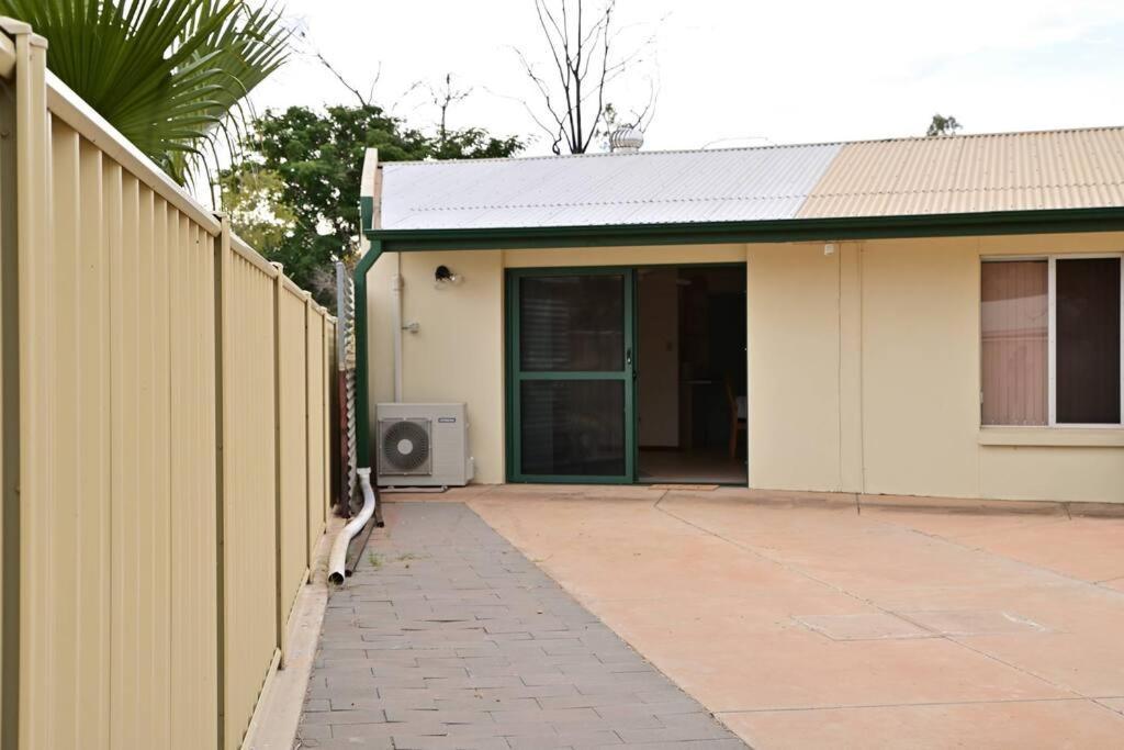 Spacious Studio In Alicesprings Queenbed+Ksairbed Alice Springs Extérieur photo